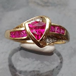 Clearance♦️Ruby & Diamond Accent 10kt YG Ring